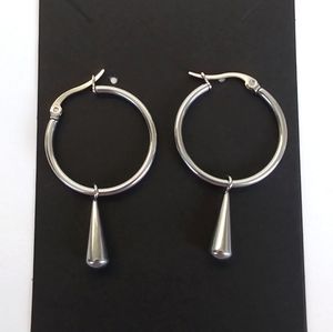 Teardrop hoop earrings